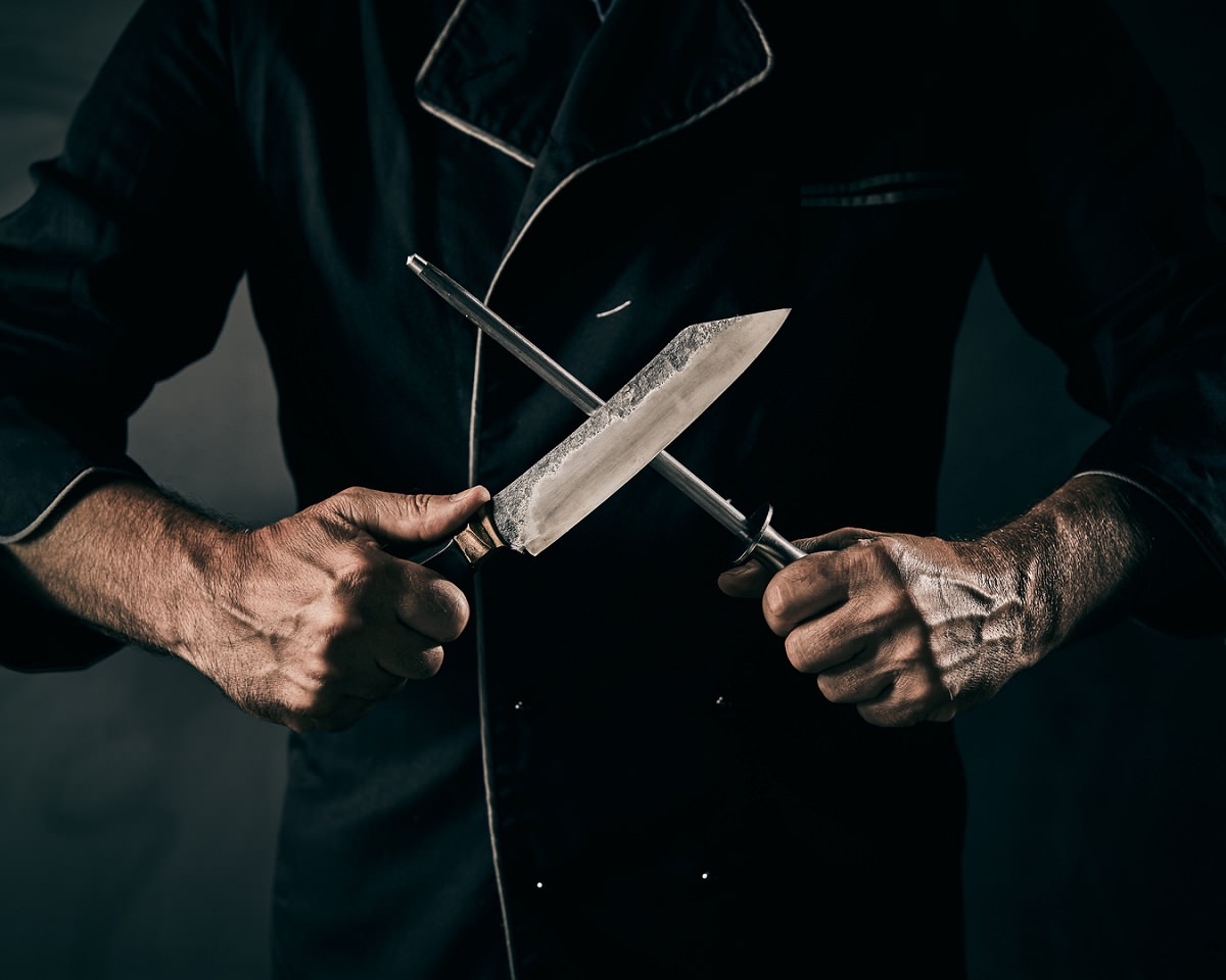 Rostfreie vs. rostende St&auml;hle bei gastronomisch genutzten Messern: Ein Blick auf technische Fakten und die Gesetzeslage